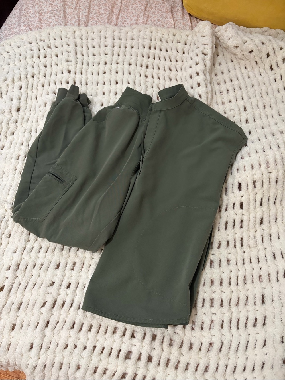 Figs Women's Moss Scrub Set